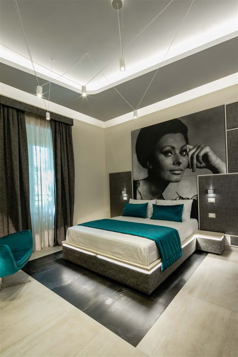 Camera Matrimoniale Superior, variante B — wardrobe and headboard